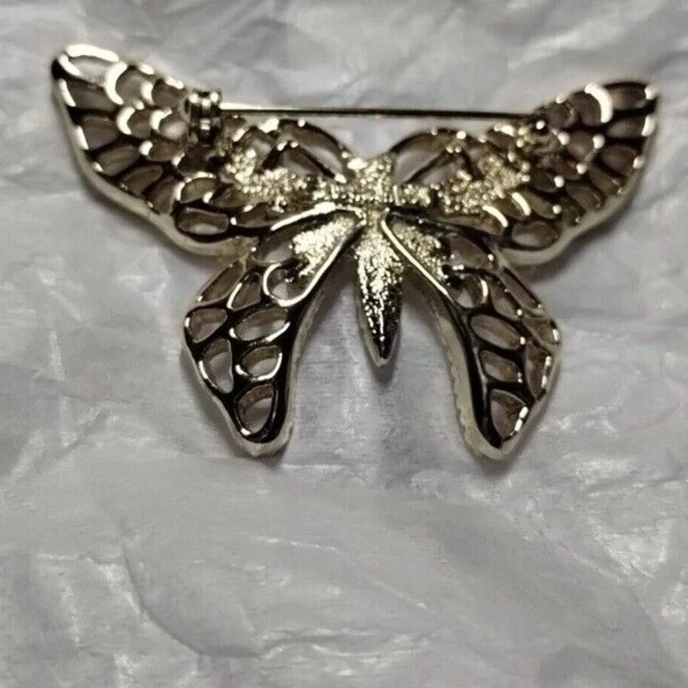 Sarabah Butterfly Brooch Pin Gold Tone Openwork Design Vintage Costume Jewelry‎